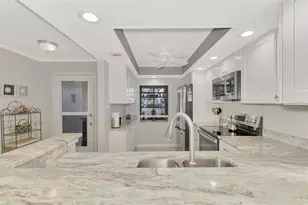 285 Mission Trail W, Venice, FL 34285 - Photo 10