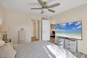 612 Bird Bay Dr S, Venice, FL 34285 - Photo 16