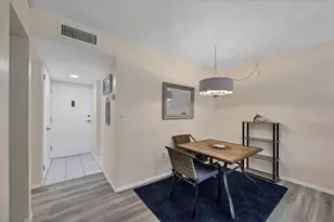 612 Bird Bay Dr S, Venice, FL 34285 - Photo 12