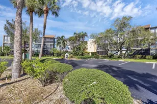 612 Bird Bay Dr S, Venice, FL 34285 - Photo 2