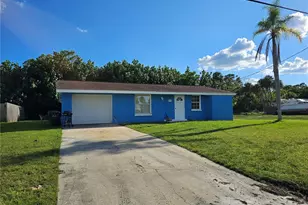 142 Myakka Dr, Venice, FL 34293 - Photo 1