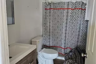 142 Myakka Dr, Venice, FL 34293 - Photo 8