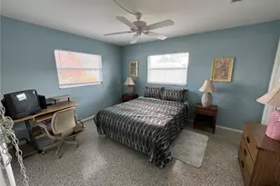 1775 Valencia Dr, Venice, FL 34293 - Photo 6