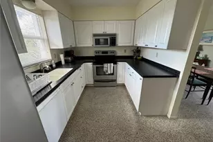 1775 Valencia Dr, Venice, FL 34293 - Photo 12