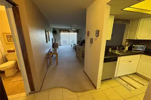 365 3 Lakes Ln, Venice, FL 34285 - Photo 4