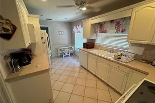 239 Hammock Terrace, Venice, FL 34293 - Photo 4