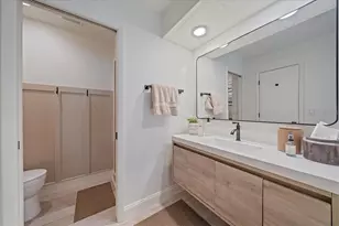 1211 Capri Isles Blvd, Venice, FL 34292 - Photo 14