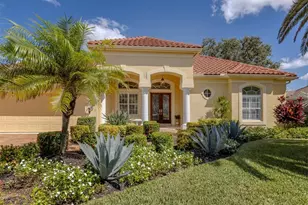 394 Autumn Chase Dr, Venice, FL 34292 - Photo 2