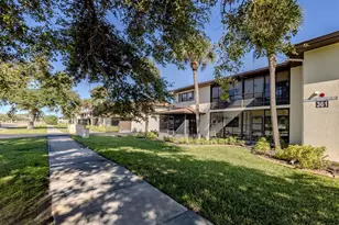 361 Airport Ave E, Venice, FL 34285 - Photo 6