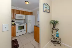 361 Airport Ave E, Venice, FL 34285 - Photo 10