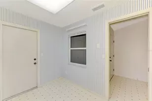 607 Ironwood Cir, Venice, FL 34292 - Photo 12