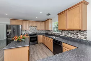 16372 Winburn Dr, Sarasota, FL 34240 - Photo 14