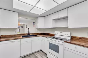 380 3 Lakes Ln, Venice, FL 34285 - Photo 12