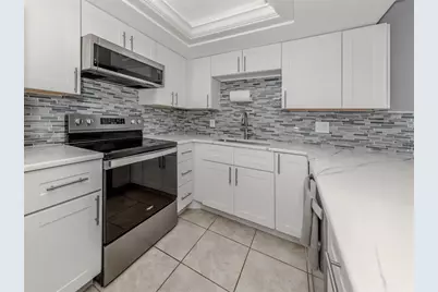 537 Manatee Court #203, Venice, FL 34285 - Photo 10