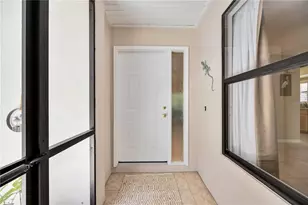 269 Southampton Dr, Venice, FL 34293 - Photo 4