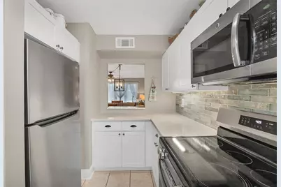 116 Vista Hermosa Circle #108C, Sarasota, FL 34242 - Photo 8