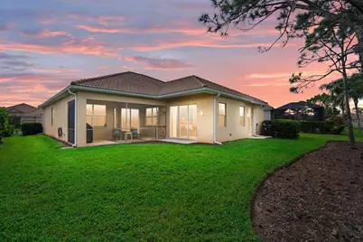 12132 Granite Woods Loop, Venice, FL 34292 - Photo 4