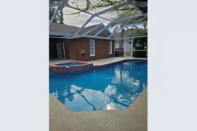 417 Lake Of The Woods Drive, Venice, FL 34293 - Photo 8
