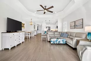 18026 Topiary Pk Pl, Venice, FL 34293 - Photo 4