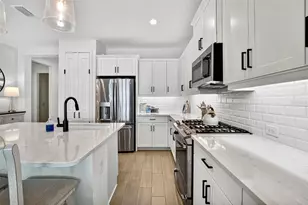 18026 Topiary Pk Pl, Venice, FL 34293 - Photo 12