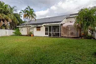 7606 37th St Cir E, Sarasota, FL 34243 - Photo 32