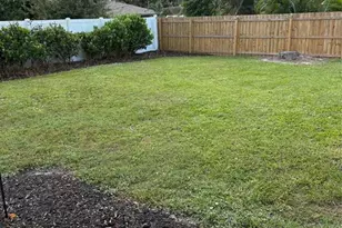 1215 Laurel Ave, Venice, FL 34285 - Photo 14