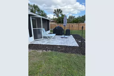 1215 Laurel Avenue, Venice, FL 34285 - Photo 12