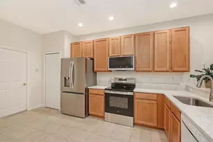 1821 Batello Dr, Venice, FL 34292 - Photo 10
