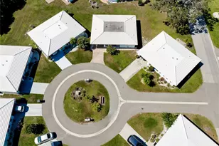 446 Circlewood Dr, Venice, FL 34293 - Photo 10