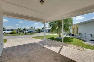 446 Circlewood Dr, Venice, FL 34293 - Photo 6