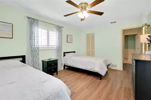 446 Circlewood Dr, Venice, FL 34293 - Photo 34