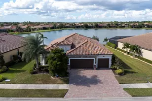20373 Granlago Dr, Venice, FL 34293 - Photo 4