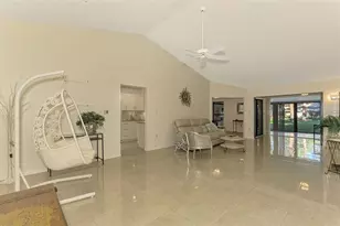 4765 Oak Forest Dr W, Sarasota, FL 34231 - Photo 4