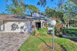4765 Oak Forest Dr W, Sarasota, FL 34231 - Photo 2