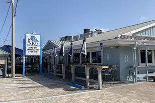 319 Oakwood Cir, Englewood, FL 34223 - Photo 52