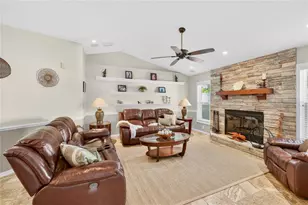 319 Oakwood Cir, Englewood, FL 34223 - Photo 16