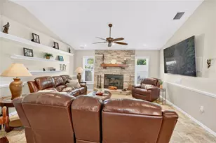 319 Oakwood Cir, Englewood, FL 34223 - Photo 18