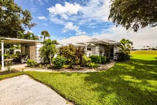 208 Cerromar Way S, Venice, FL 34293 - Photo 2