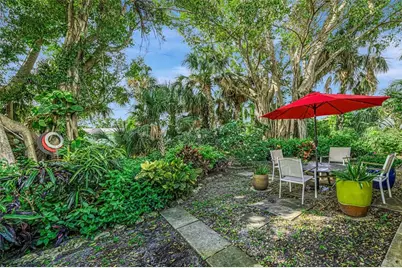 112 Field Avenue East, Venice, FL 34285 - Photo 36