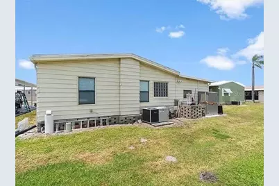 121 Bermuda Way, North Port, FL 34287 - Photo 8