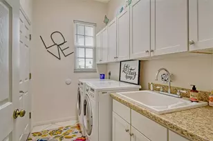 560 Fallbrook Dr, Venice, FL 34292 - Photo 32