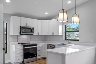 1711 Curry Ave, Nokomis, FL 34275 - Photo 6