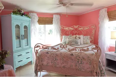 1046 Royal Road, Venice, FL 34293 - Photo 6