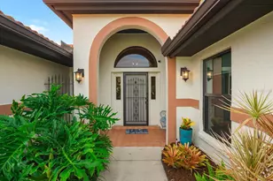 1905 Tradewinds Cir, Venice, FL 34293 - Photo 2