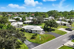 430 Botticelli Dr, Nokomis, FL 34275 - Photo 4