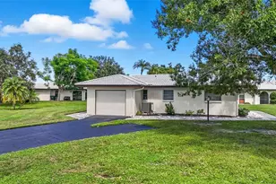 430 Botticelli Dr, Nokomis, FL 34275 - Photo 2