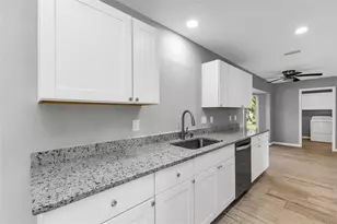 2810 9th St, Englewood, FL 34224 - Photo 20