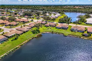 3168 E Village Dr, Venice, FL 34293 - Photo 24