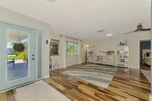 829 Harbor Dr S, Venice, FL 34285 - Photo 8