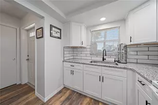 1703 Bal Harbour Dr, Venice, FL 34293 - Photo 6